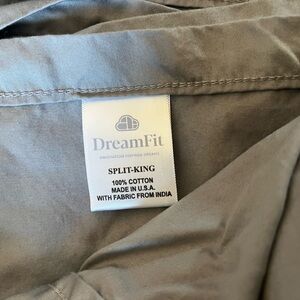 DreamFit Split-King Cotton Sheets - Gray